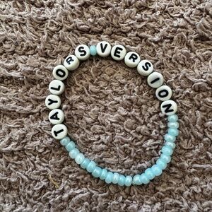Taylors version bracelet